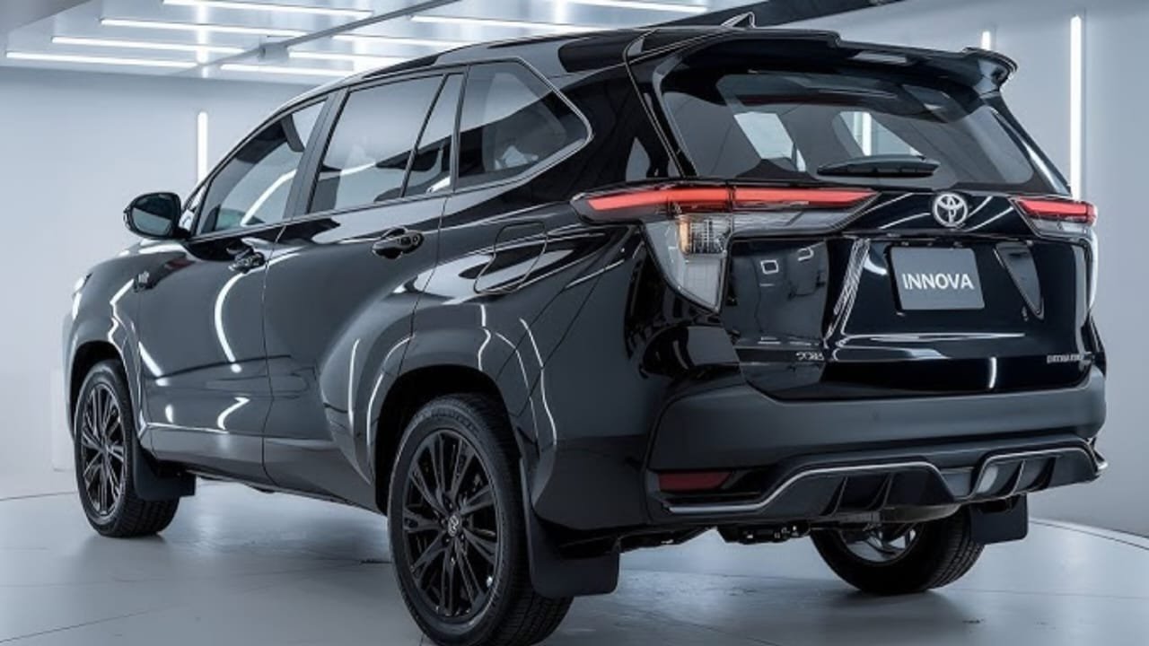 Toyota Innova Crysta 2025